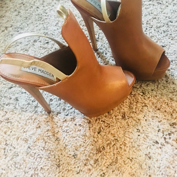 Shoes - Picture 1 of 7